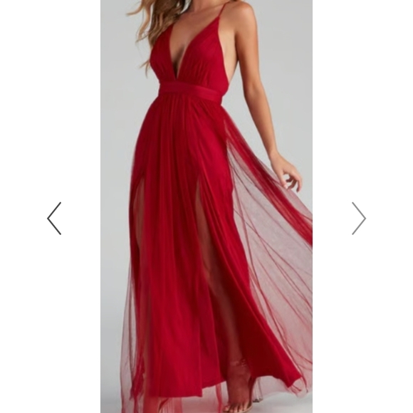 Elegant Red Gown - Picture 2 of 15